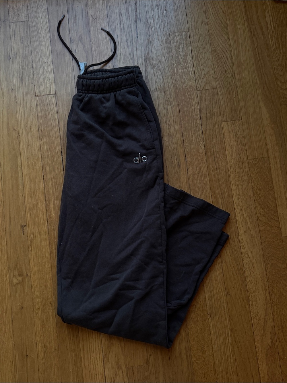 Alo Brown Sweats - Picture 3 of 4